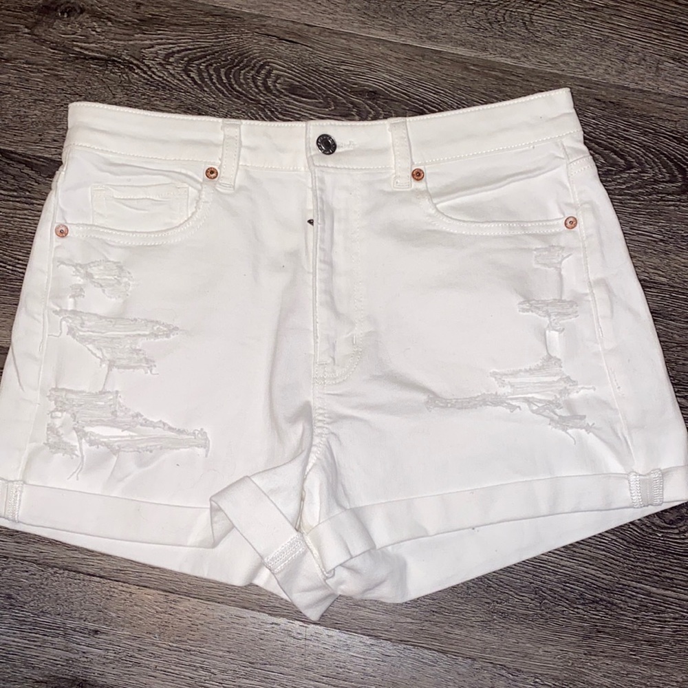 NWT white distressed jean shorts